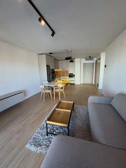 Apartament cu 2 camere semidecomandat, mobilat în Semicentral