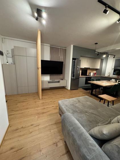 Apartament cu 2 camere semidecomandat în Giroc