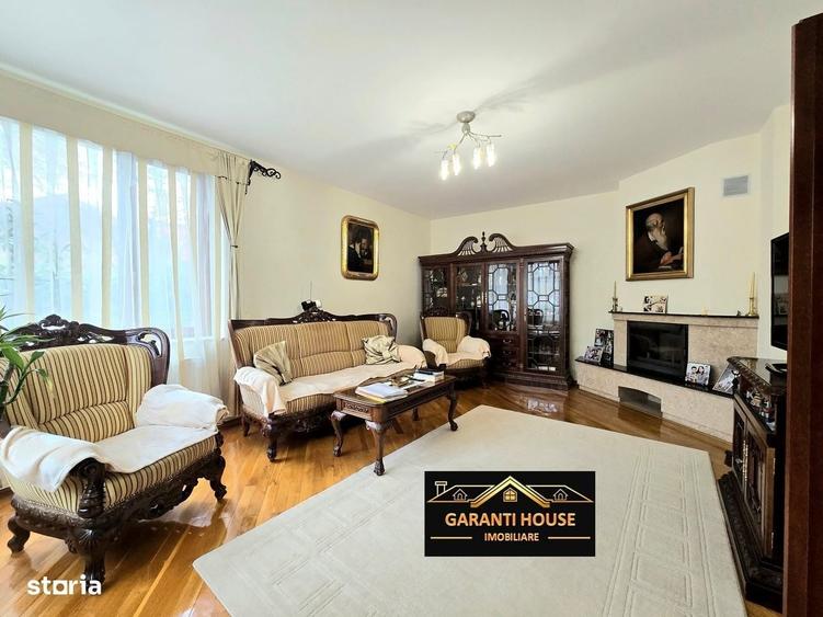 Casă cu 4 camere cu Teren 370 Mp în Central