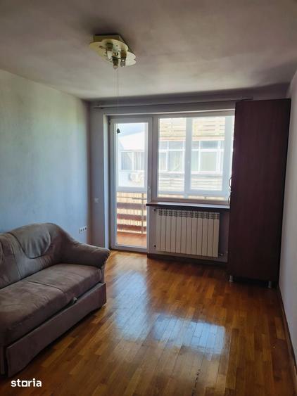 Apartament cu 4 camere decomandat în Ștrand