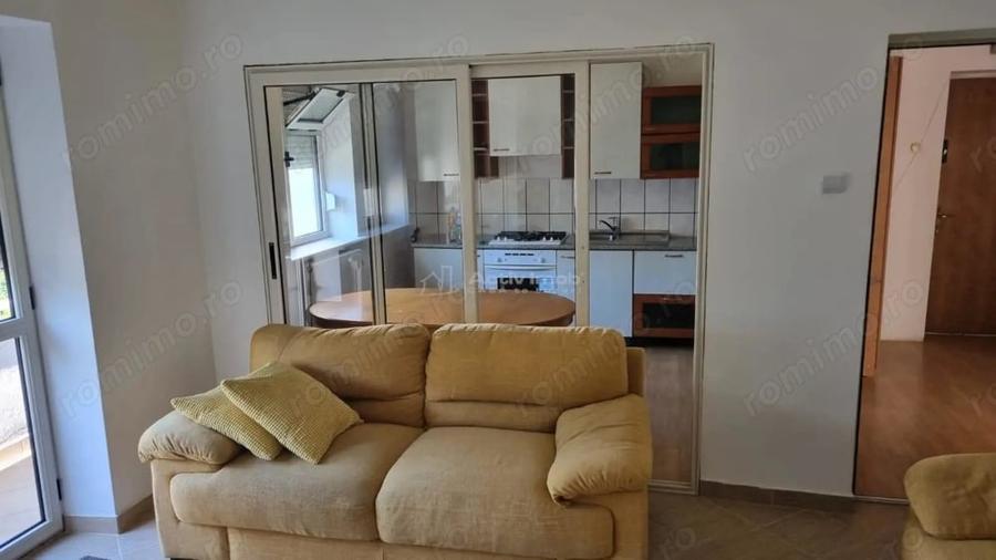 Apartament cu 2 camere decomandat în Calea București