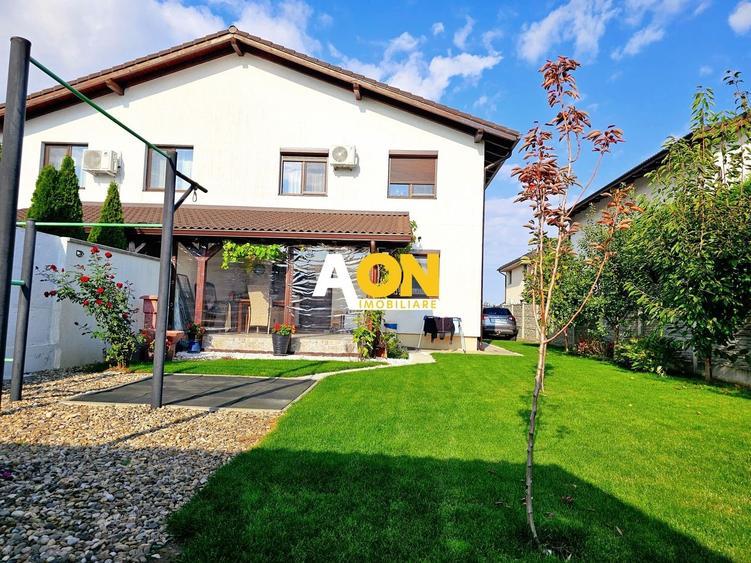 Duplex cu 4 camere cu Canalizare în Cetate