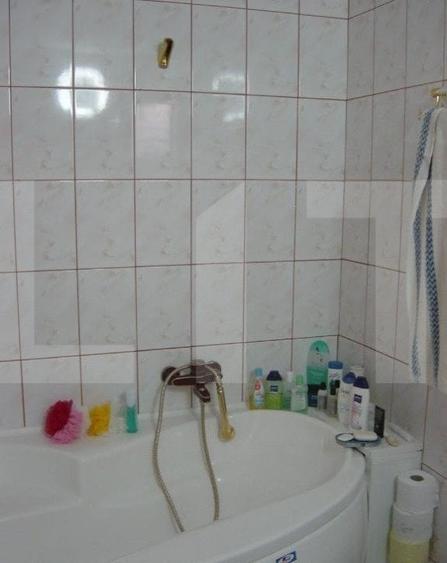 Casă individuală cu 5 camere cu Garaj în Vișan