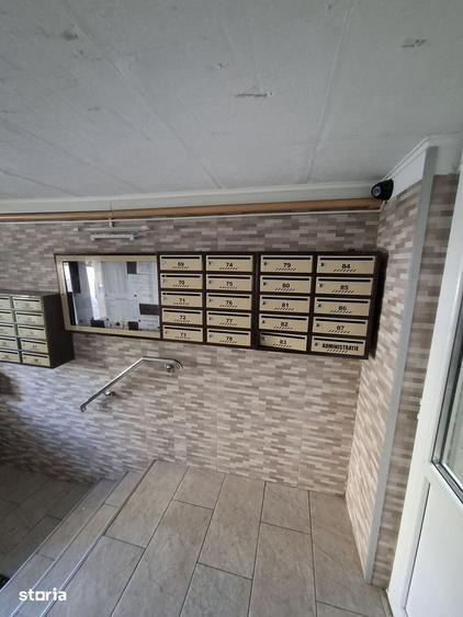 Apartament cu 3 camere decomandat în Tei