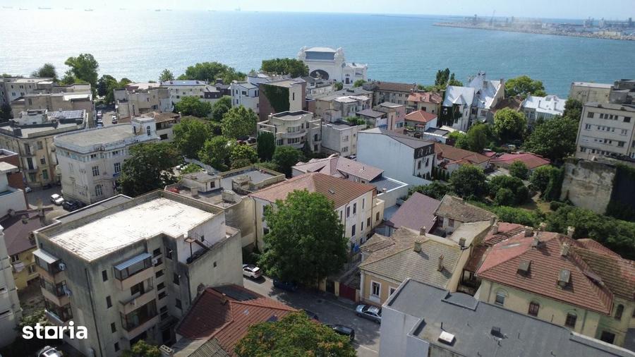 Casă cu Teren 385 Mp în Peninsula