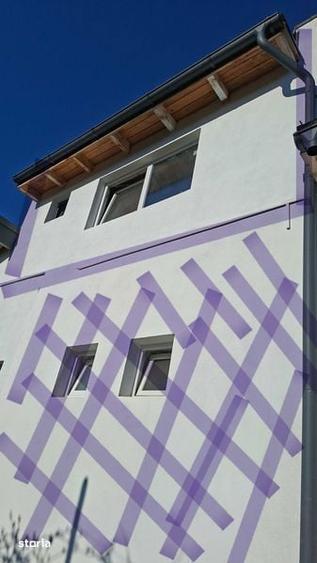Casa cu mansarda de vanzare - 1