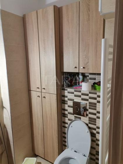 Apartament cu 3 camere semidecomandat în Iris