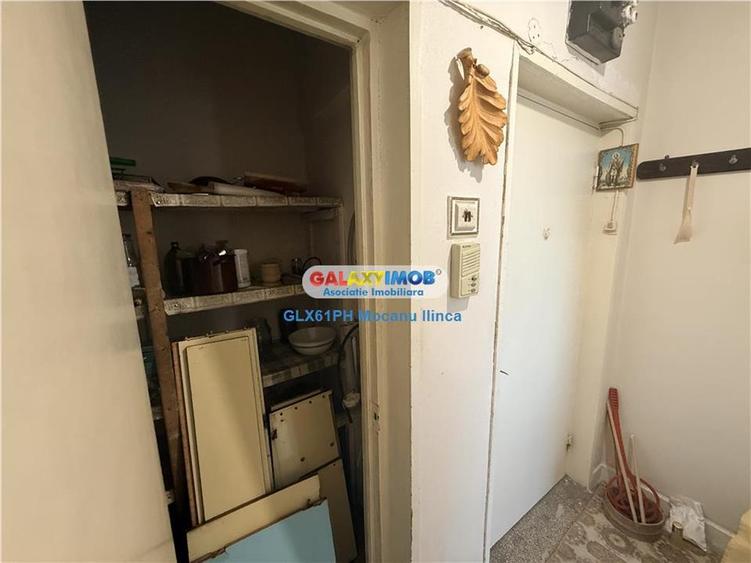 Apartament cu 3 camere semidecomandat în Cina