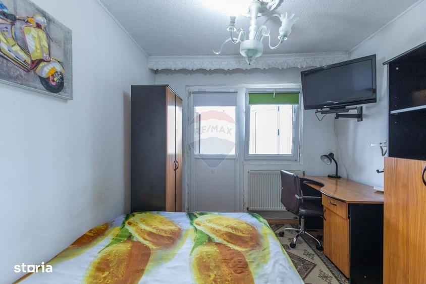 Apartament cu 3 camere decomandat, mobilat în Narcisa
