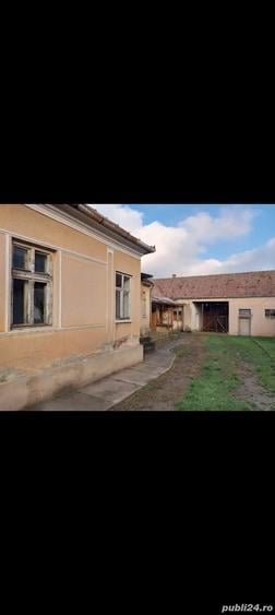 Casă cu 6 camere cu Teren 3000 Mp în Chesinț