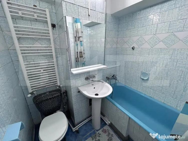 Apartament cu 3 camere semidecomandat în Central