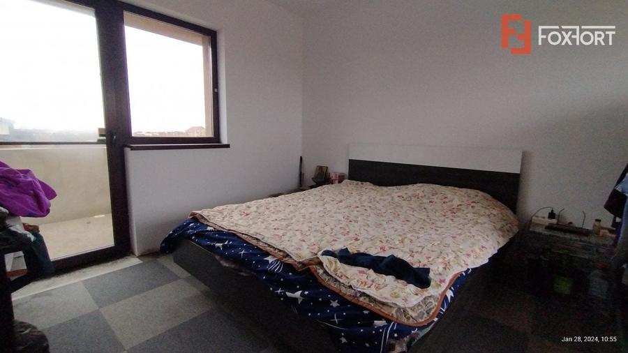 Casă individuală cu 8 camere cu Garaj în Săcălaz