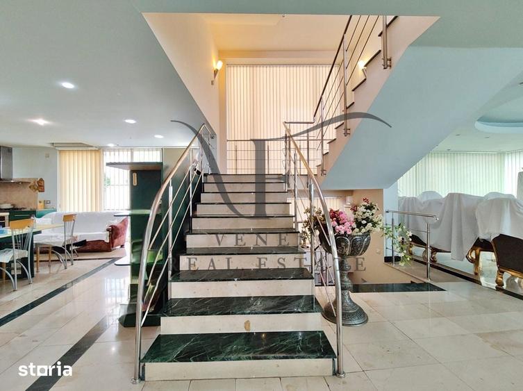 Casă cu 8 camere cu Teren 445 Mp în Primăverii