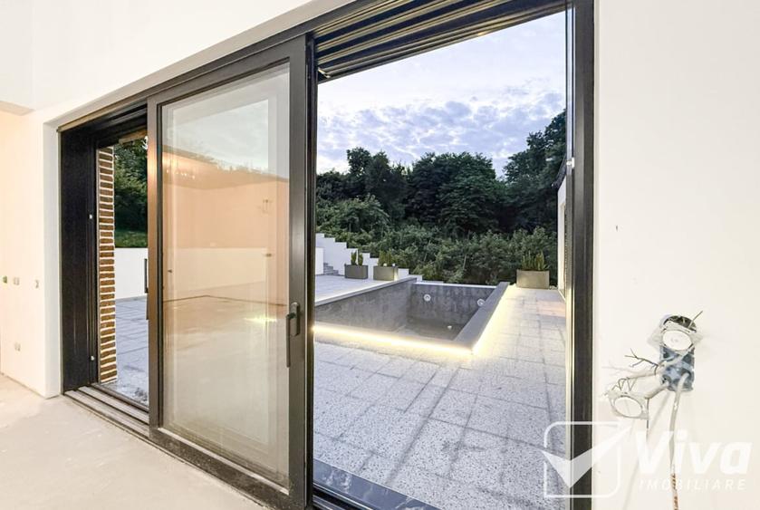 Casă individuală cu 7 camere cu Piscina în Copou