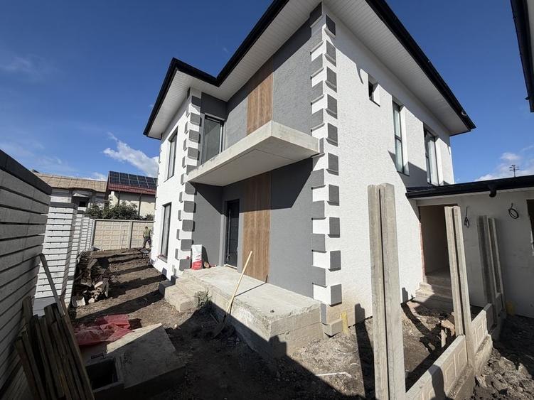 Casă cu 4 camere în Central