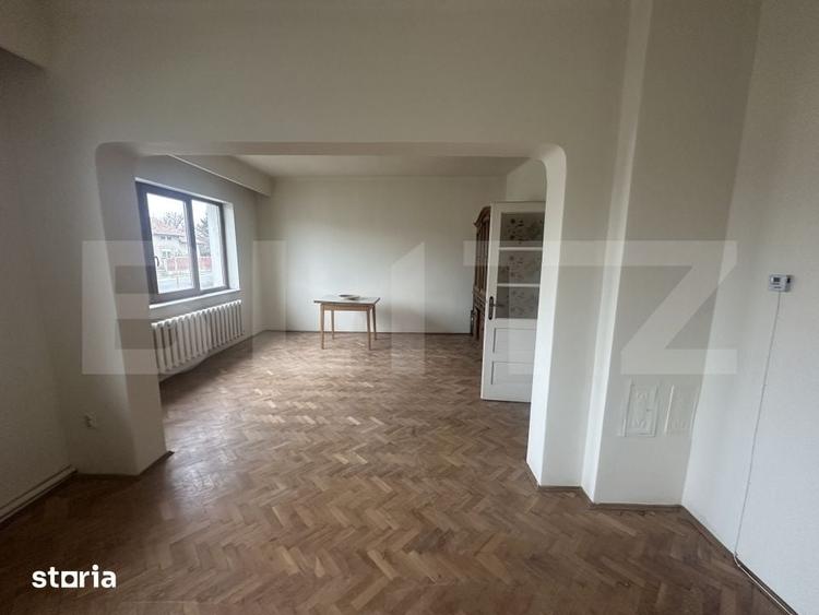 Casă cu 7 camere cu Teren 1171 Mp în Păulești