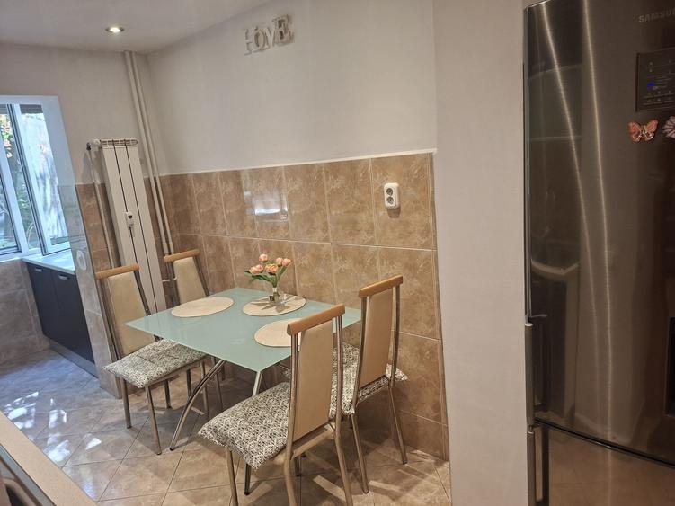 Apartament cu 2 camere decomandat în Decebal