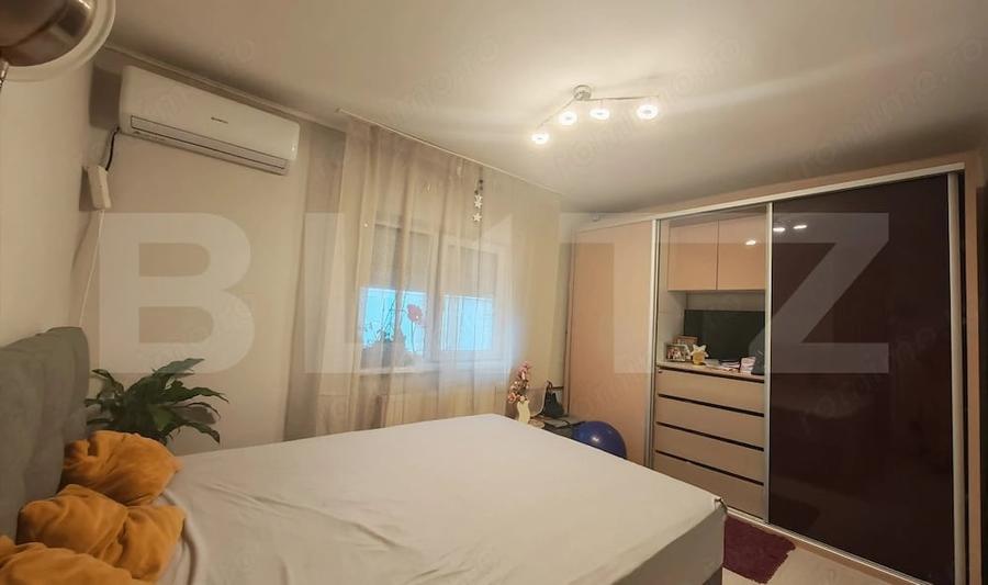Apartament cu 3 camere semidecomandat în Rogerius