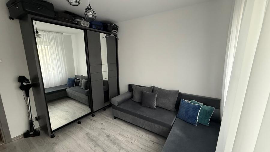 Apartament cu 3 camere decomandat, mobilat în Alexandru cel Bun