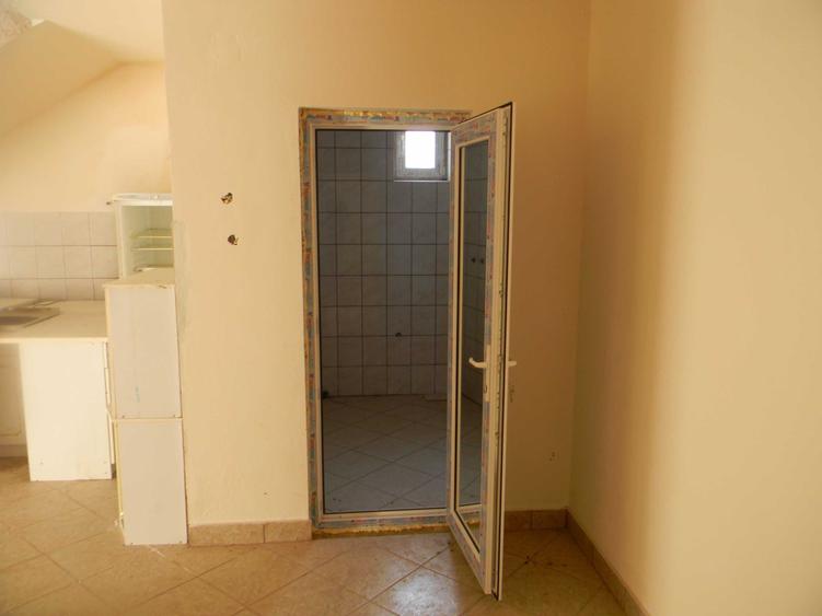 Casă cu 3 camere în Groșeni