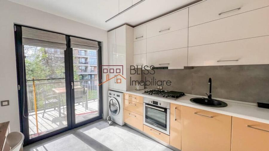 Apartament cu 3 camere semidecomandat în Sisești