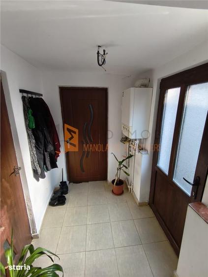 Casă cu 3 camere semidecomandat cu Teren 155 Mp în 23 August