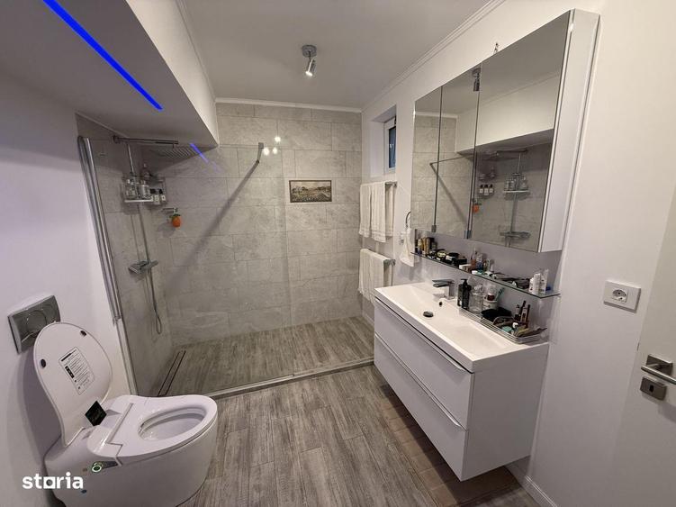 Casă cu 8 camere cu Teren 1310 Mp în Blejoi