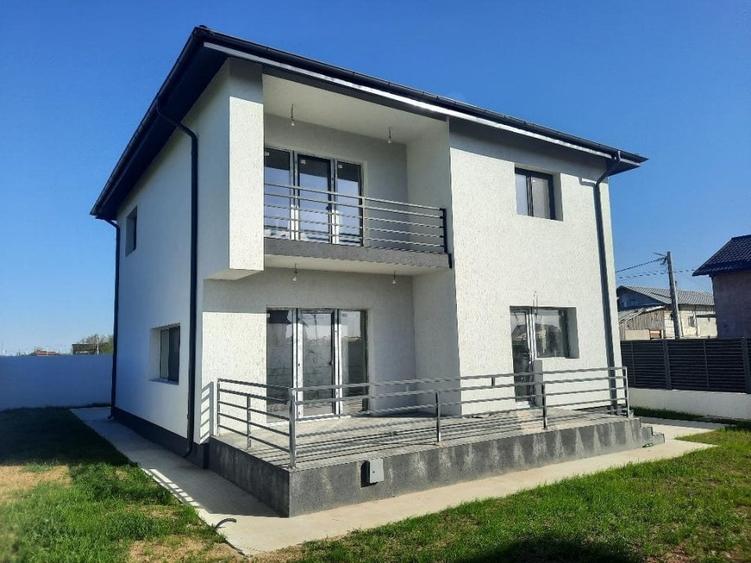 Casă individuală cu 5 camere cu Teren 376 Mp în Zurbaua
