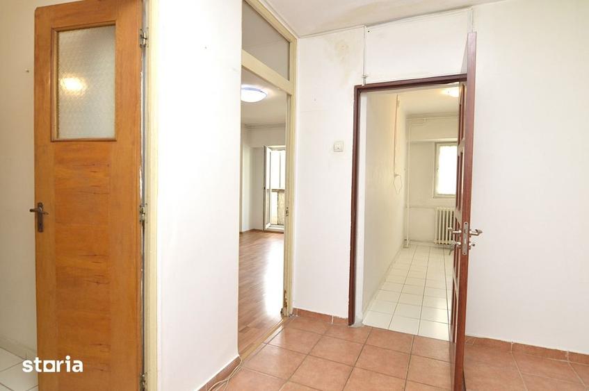 Garsonieră decomandată în Decebal