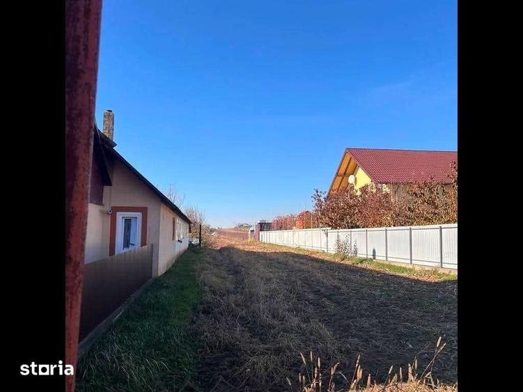 Teren de 1100 mp, în Pătrăuți
