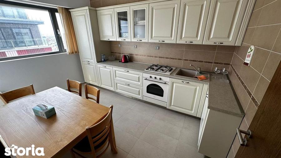 Apartament cu 5 camere în Faleza Nord