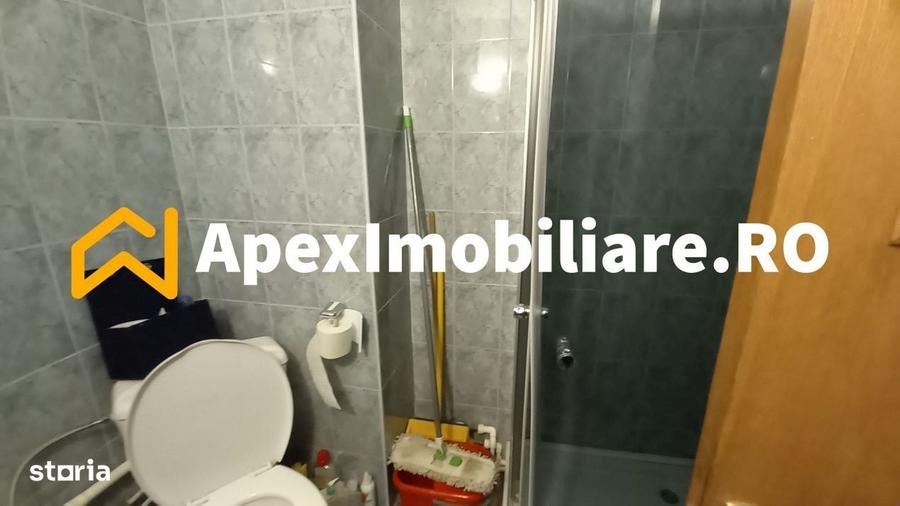 Apartament cu 3 camere semidecomandat în Iancului