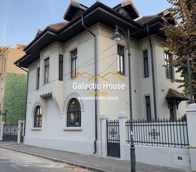 Casă individuală cu 12 camere cu Teren 475 Mp în Romană