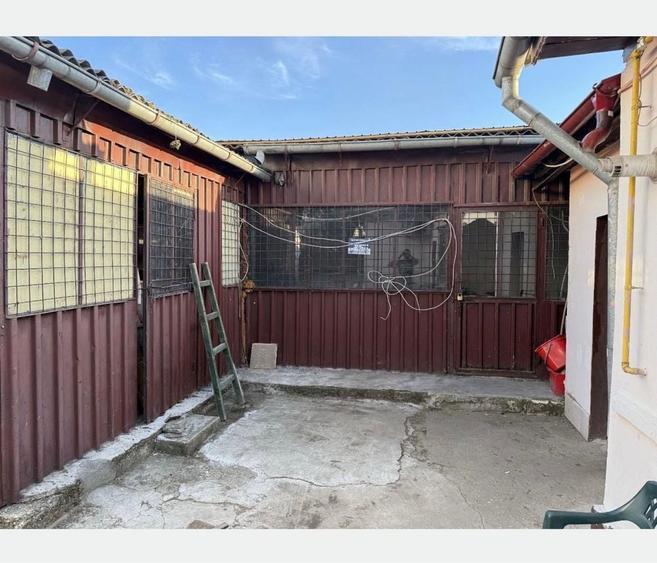 Casă cu 3 camere cu Teren 300 Mp în Central