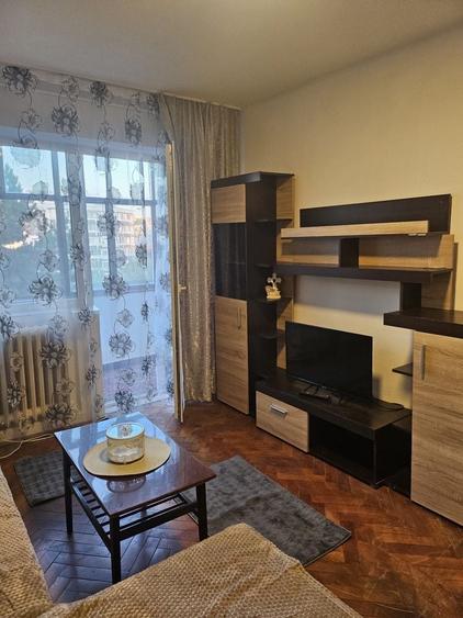 Apartament cu 2 camere semidecomandat în Exterior Vest