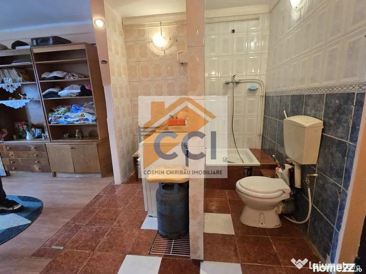 Garsonieră decomandată în Sud