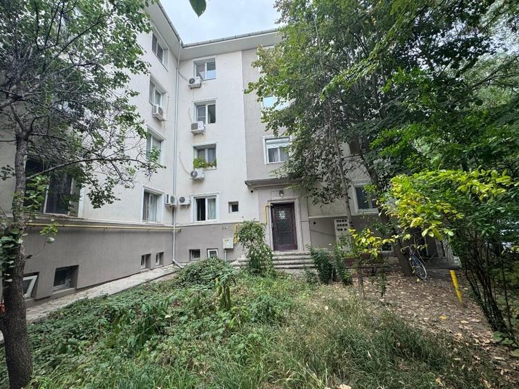 Apartament cu 3 camere decomandat în Grozăvești