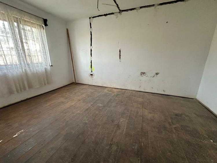 Casă individuală cu 3 camere cu Canalizare în Cugir