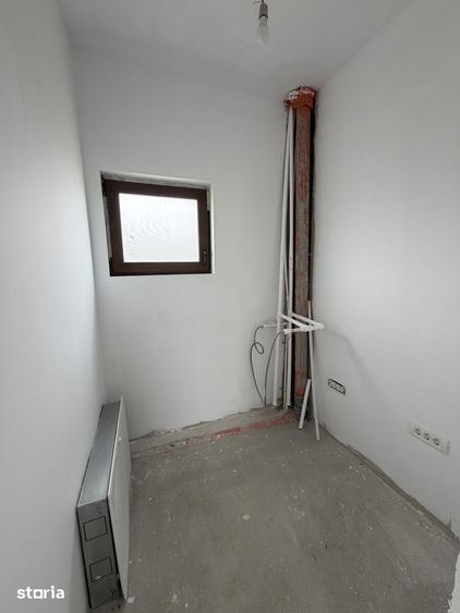 Casă cu 5 camere cu Teren 335 Mp în Central