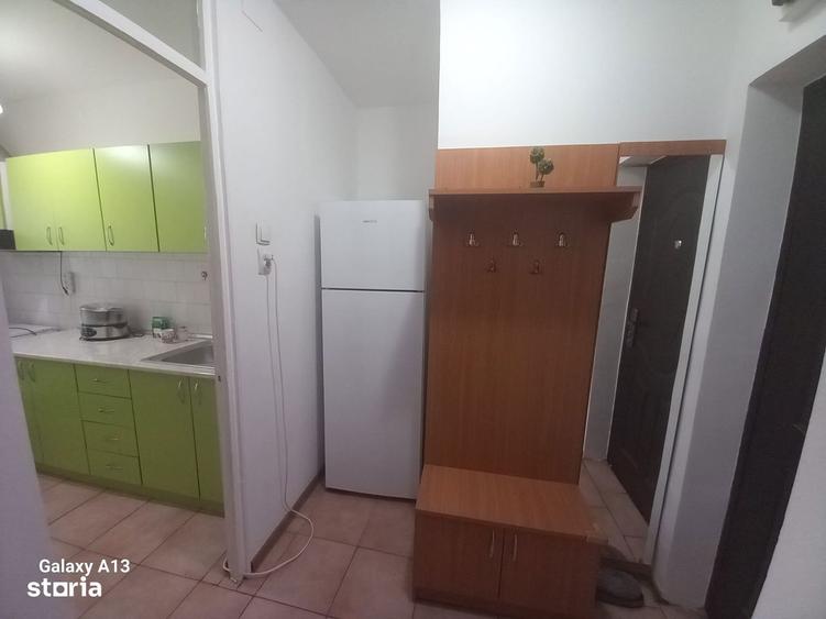 Garsonieră decomandată în Rahova