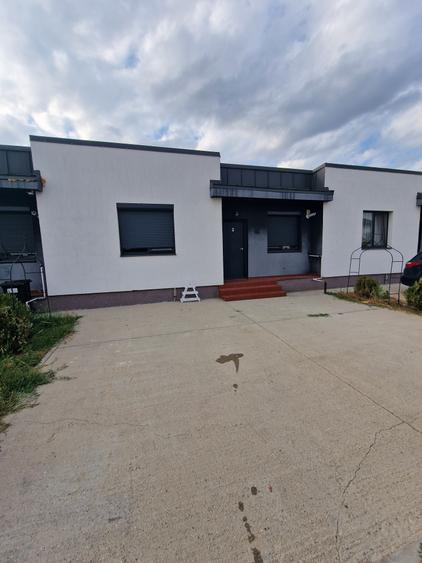 Duplex cu 3 camere cu Canalizare în Central