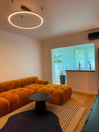 Apartament cu 3 camere decomandat, mobilat în Brâncoveanu