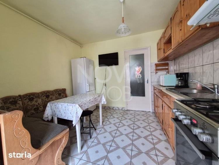 Apartament cu 3 camere, mobilat în Vasile Aaron