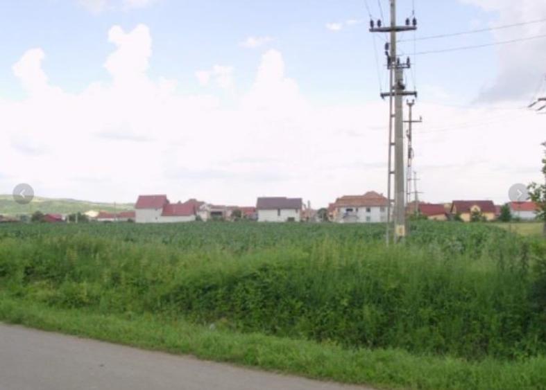 Teren Construcții intravilan de 27700 mp, în Iernut
