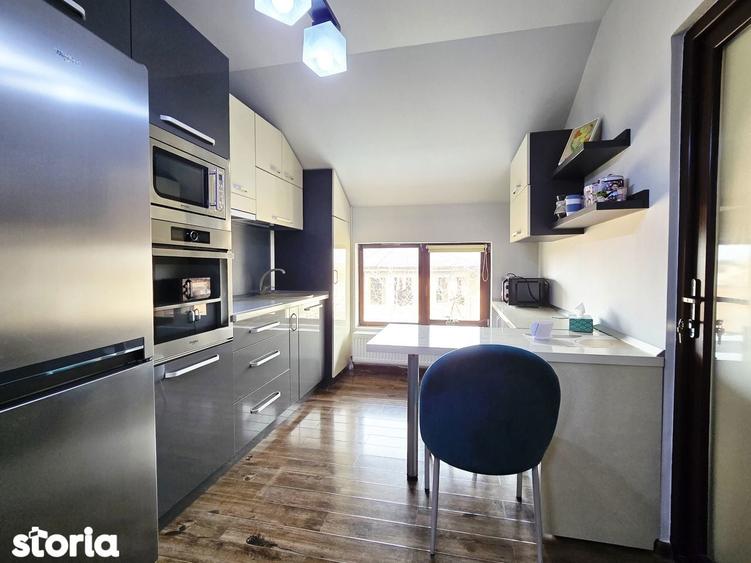 Apartament cu 3 camere în Pârneava