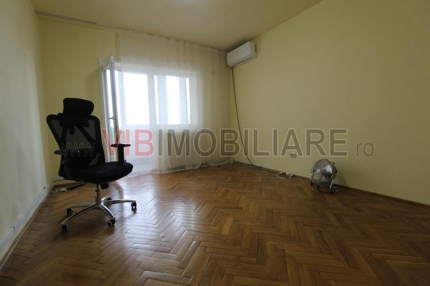 Apartament cu 3 camere decomandat în Decebal