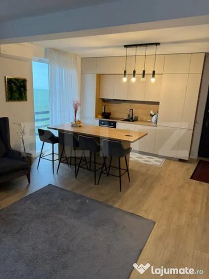 Apartament cu 3 camere decomandat, mobilat în Central
