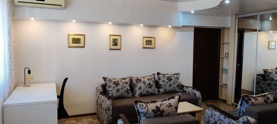 Apartament cu 2 camere decomandat în Albești
