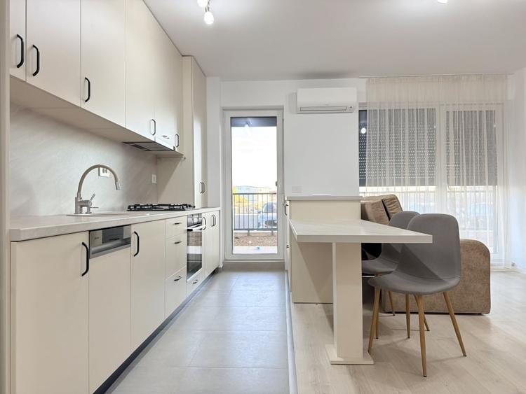 Apartament cu 3 camere decomandat, mobilat în Lipovei