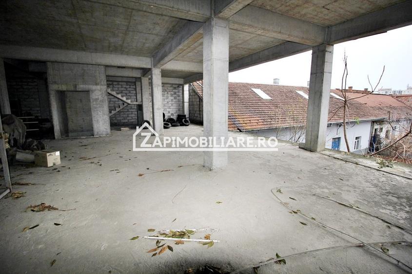 Birou, de 2,250 mp, în 7 Noiembrie